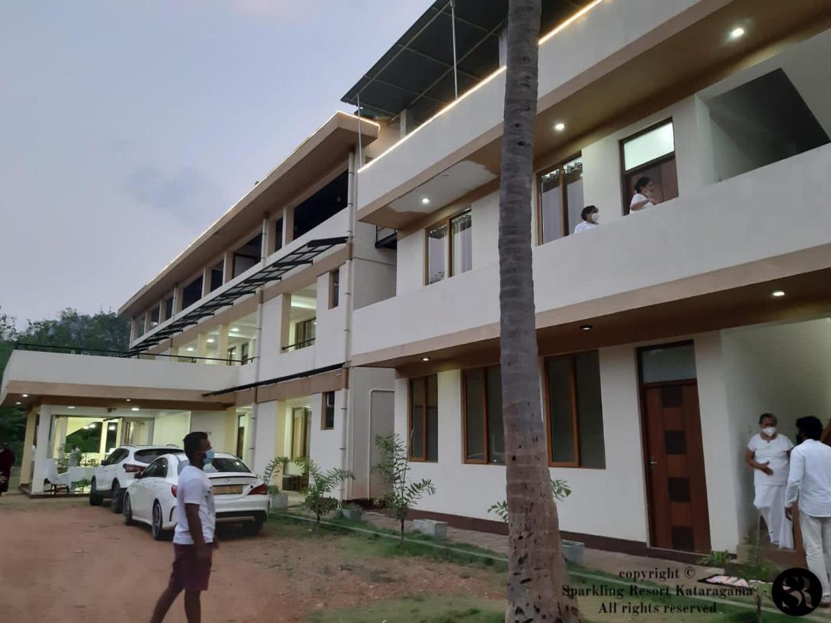 Sparkling Resort Kataragama Exteriör bild
