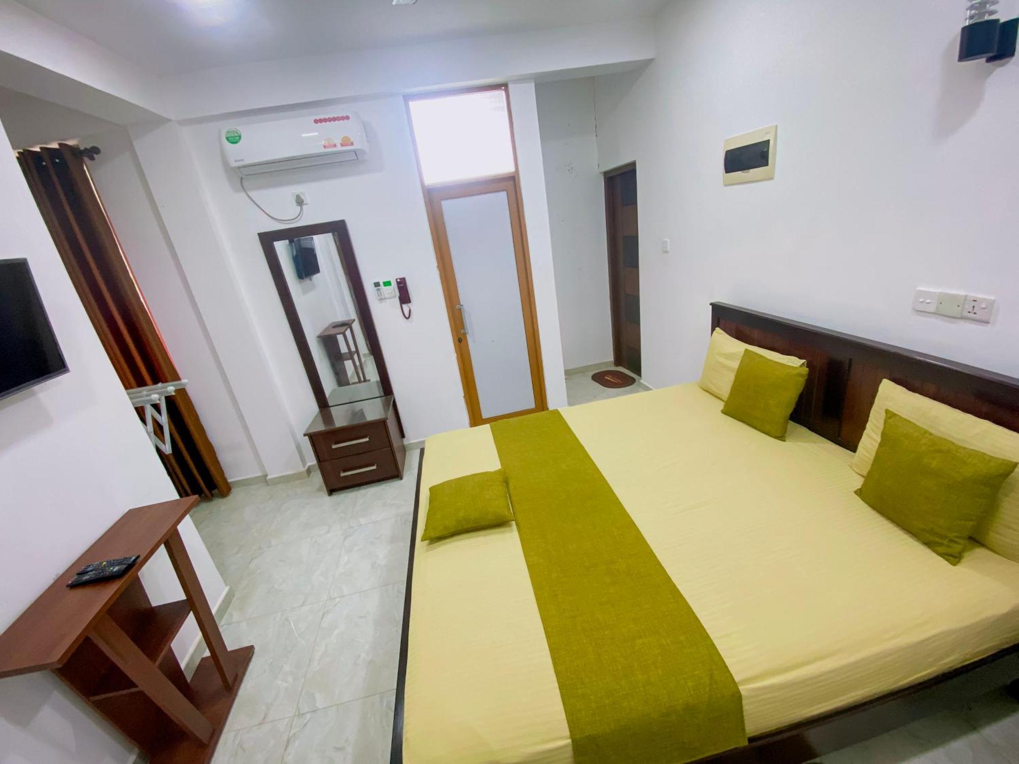 Sparkling Resort Kataragama Exteriör bild
