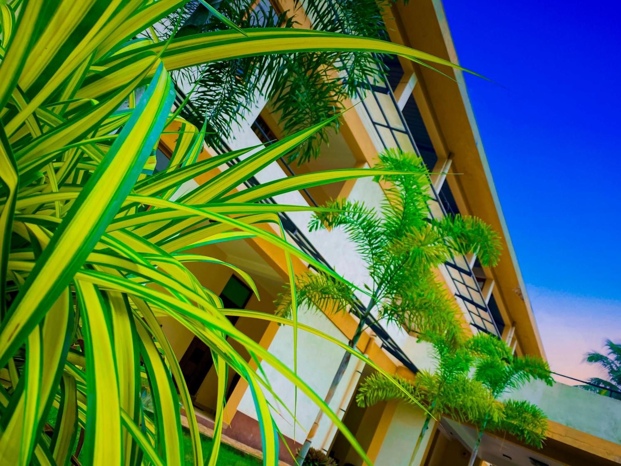 Sparkling Resort Kataragama Exteriör bild